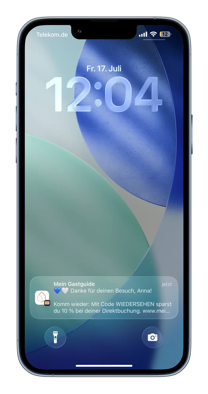 iPhone-Sperrbildschirm mit Wallet-Push-Nachricht der Gästemappe